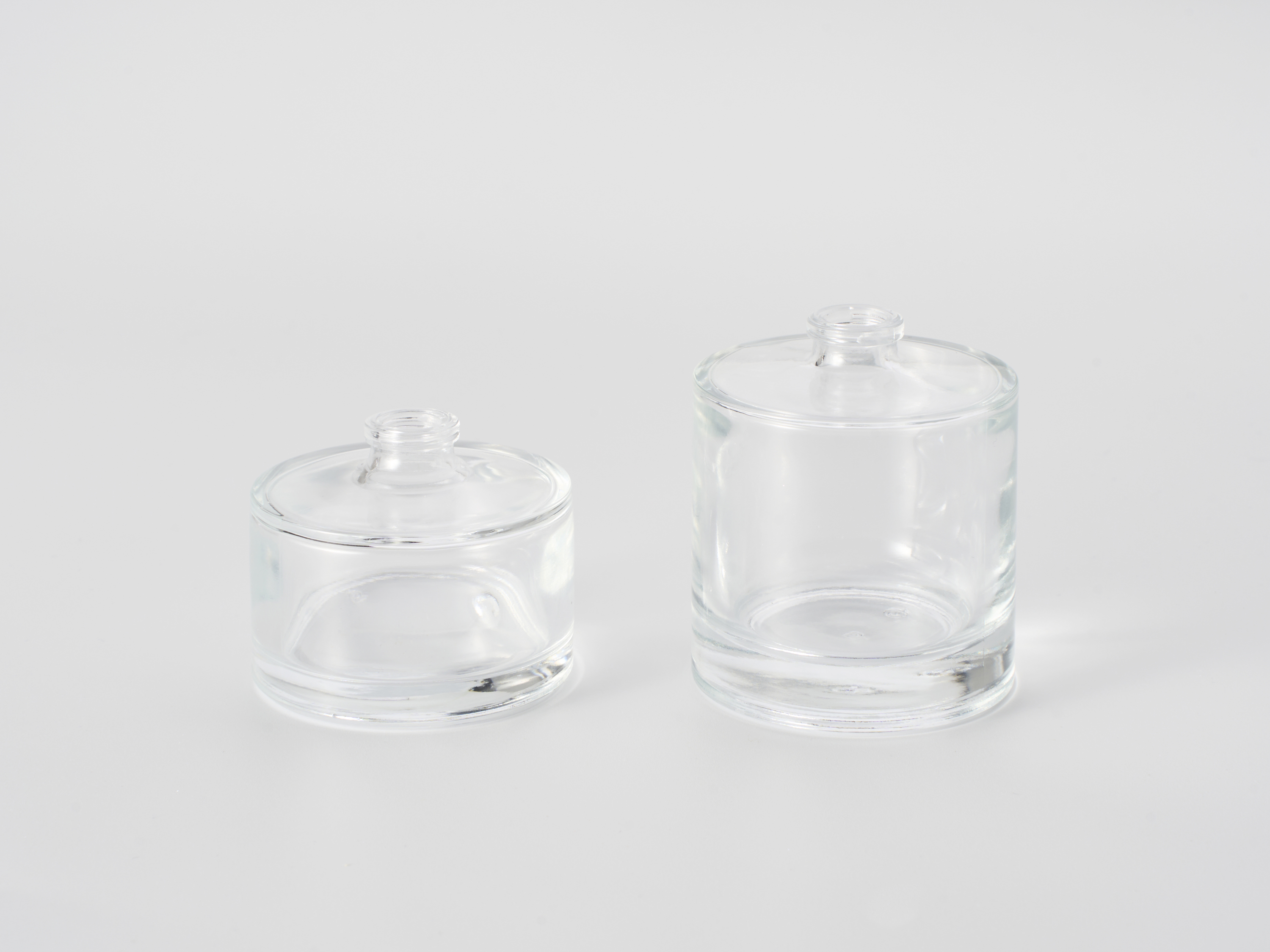 【化粧品容器】最先端の低重心スタイル