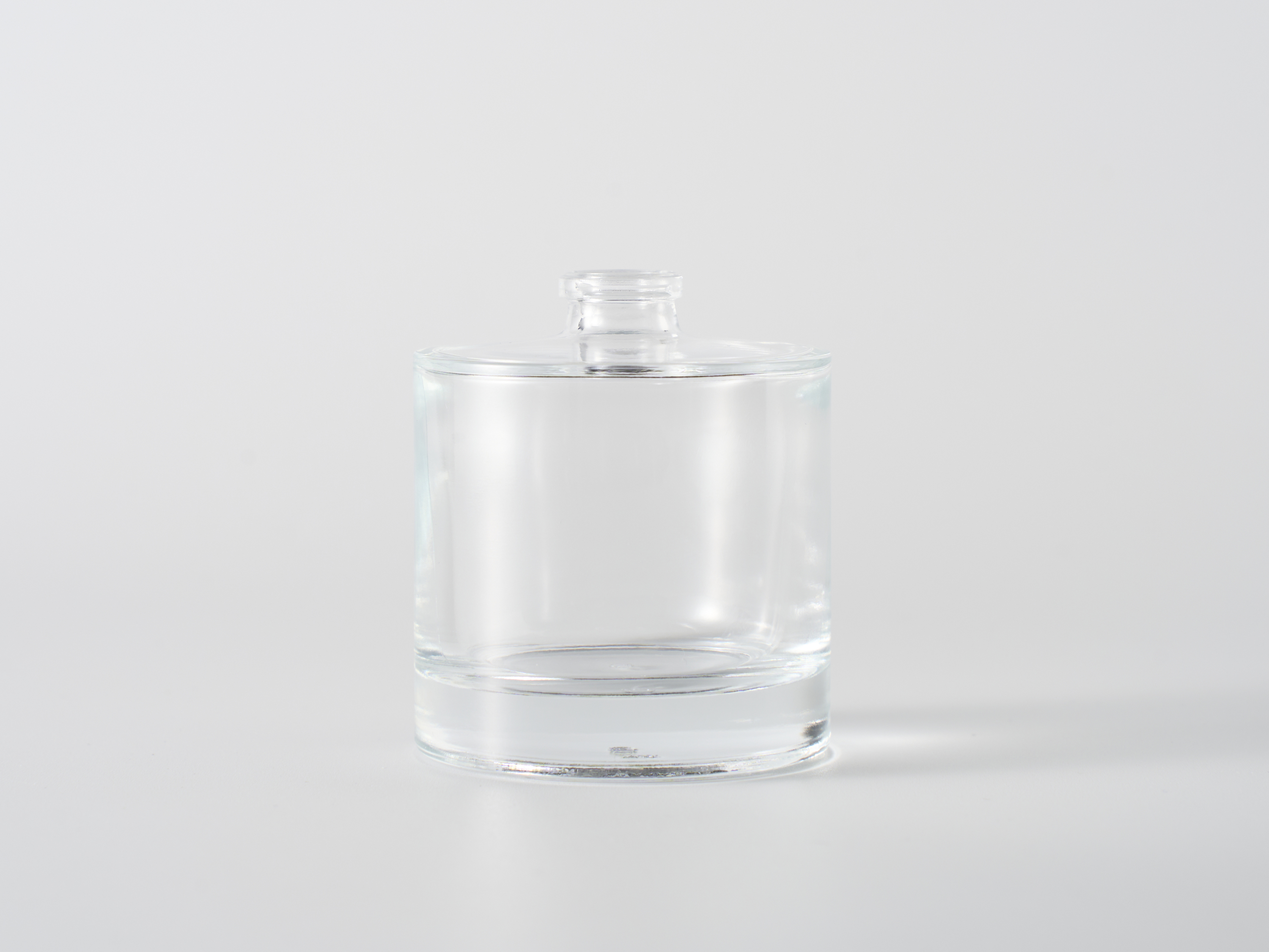 【化粧品容器】小ロット在庫対応の標準ナチュラル仕様ボトル Qwonsam-50ml ナチュラル〈香水瓶〉