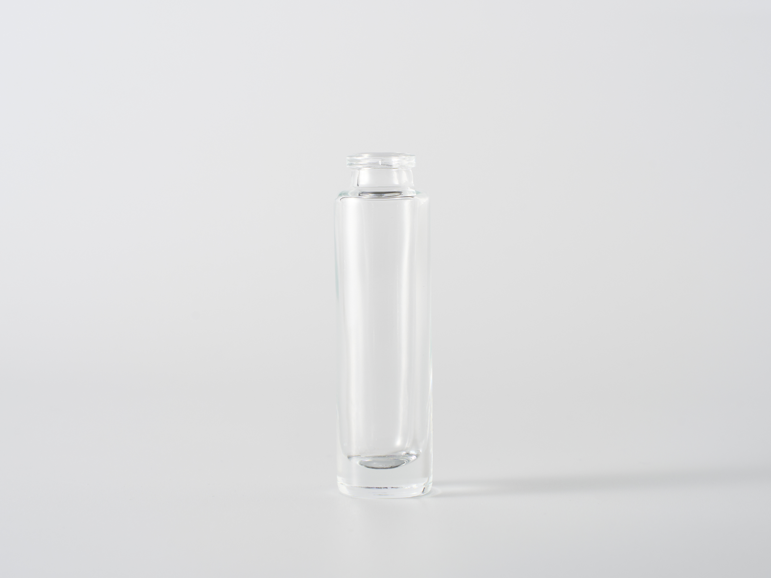 【化粧品容器】小ロット在庫対応の標準ナチュラル仕様ボトル Boston round-10ml ナチュラル〈香水瓶〉