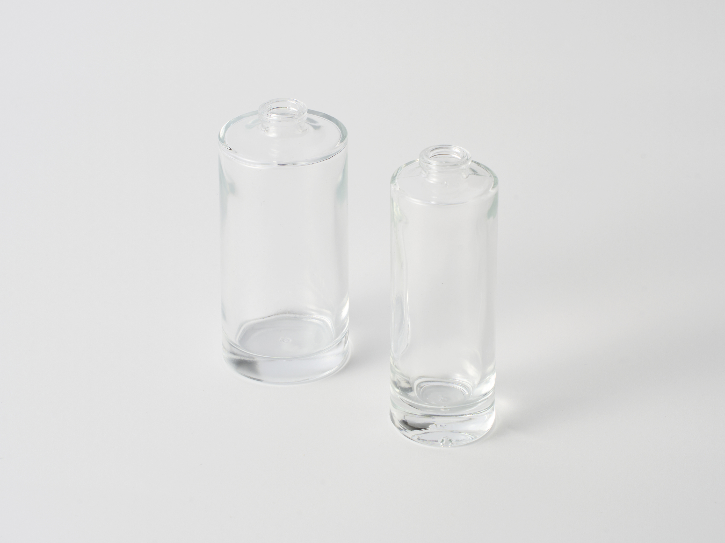 【化粧品容器】洗練されたスタイリッシュなフォルム