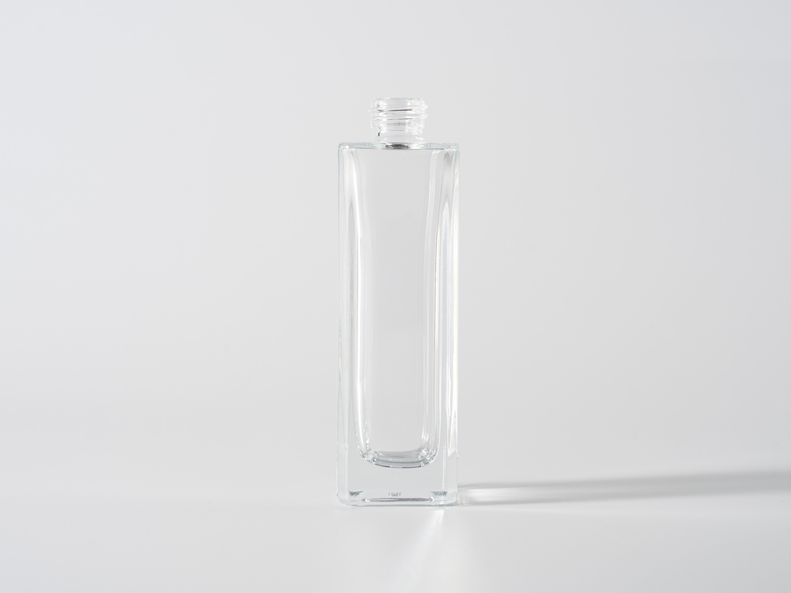 【化粧品容器】小ロット在庫対応の標準ナチュラル仕様ボトル LILA-30ml ナチュラル〈香水瓶〉