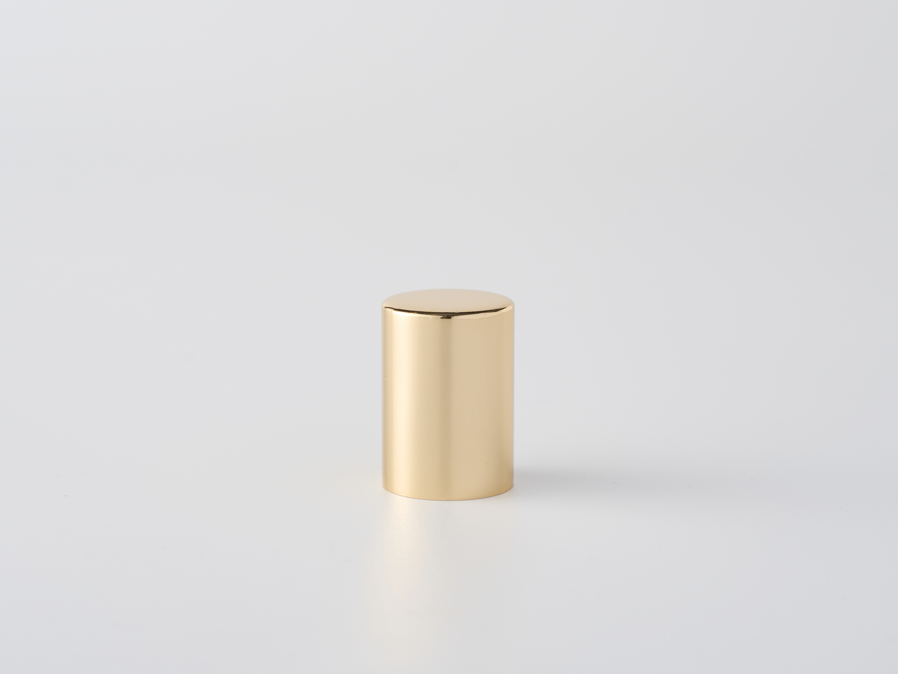 【化粧品容器】小ロット在庫対応の標準オーバーキャップ Melody Short Cap