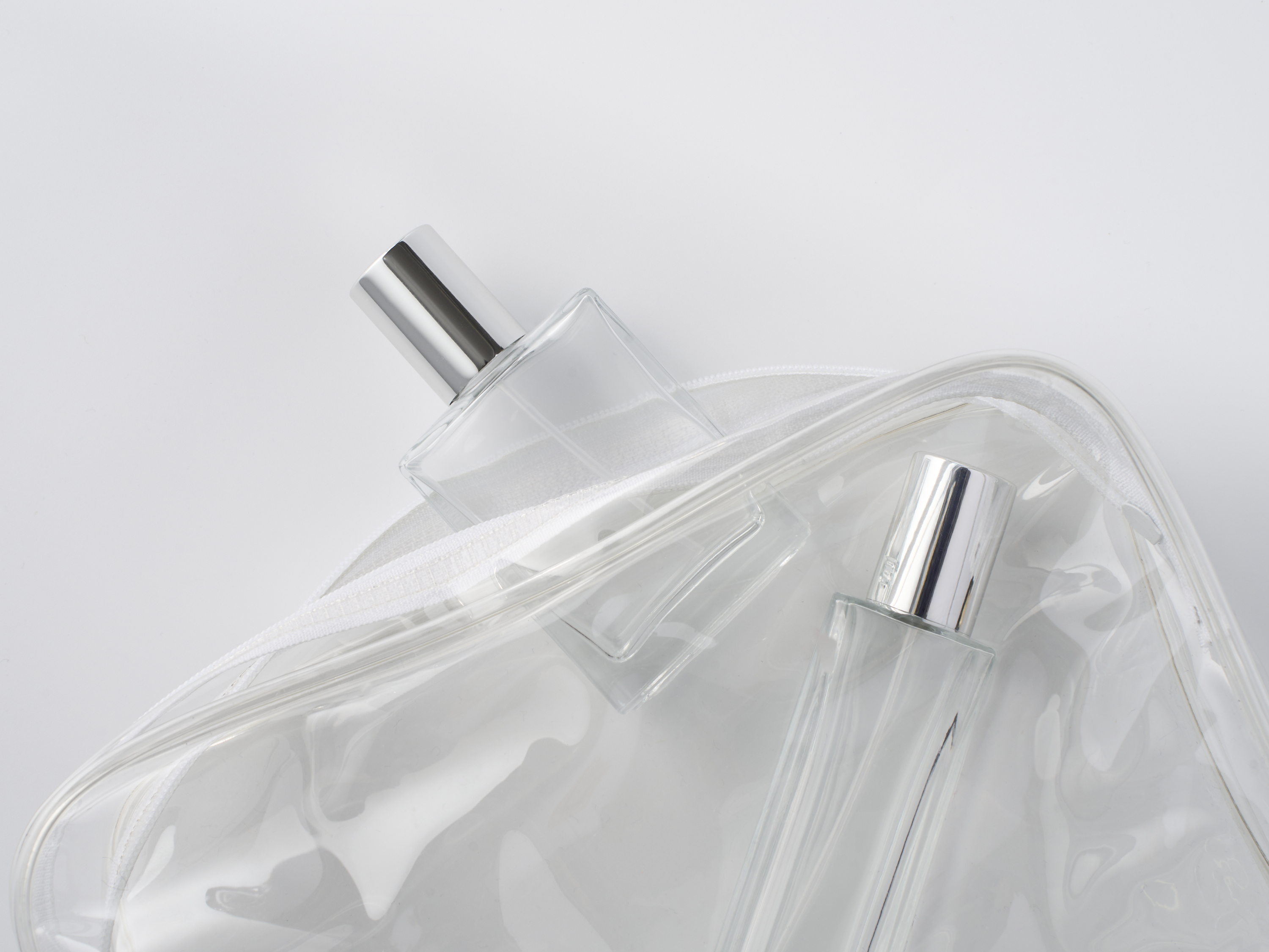 【化粧品容器】持ち運びに適したショートタイプ