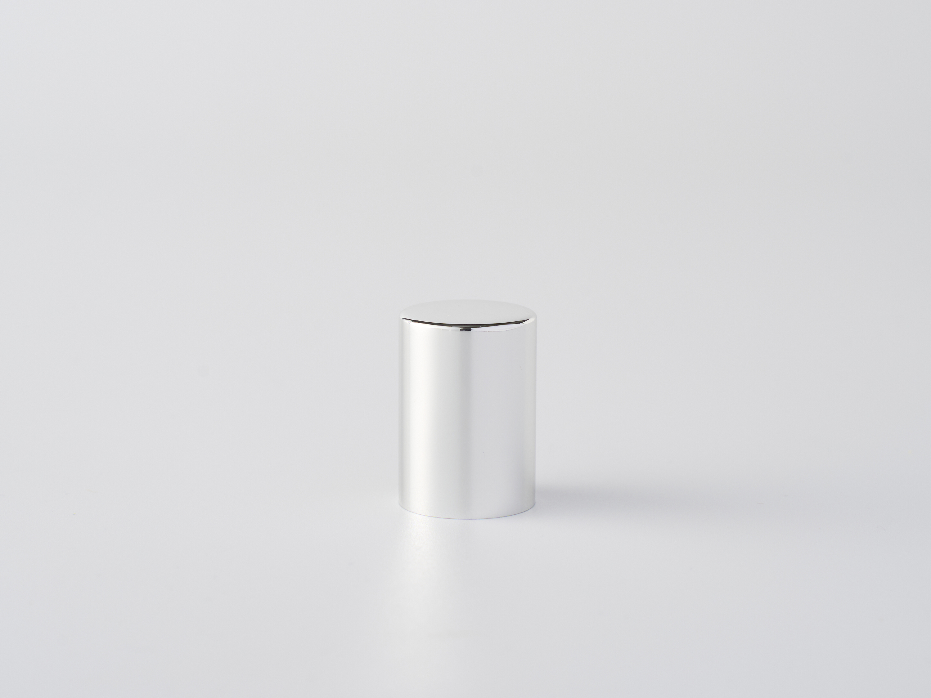 【化粧品容器】小ロット在庫対応の標準オーバーキャップ Melody Short Cap