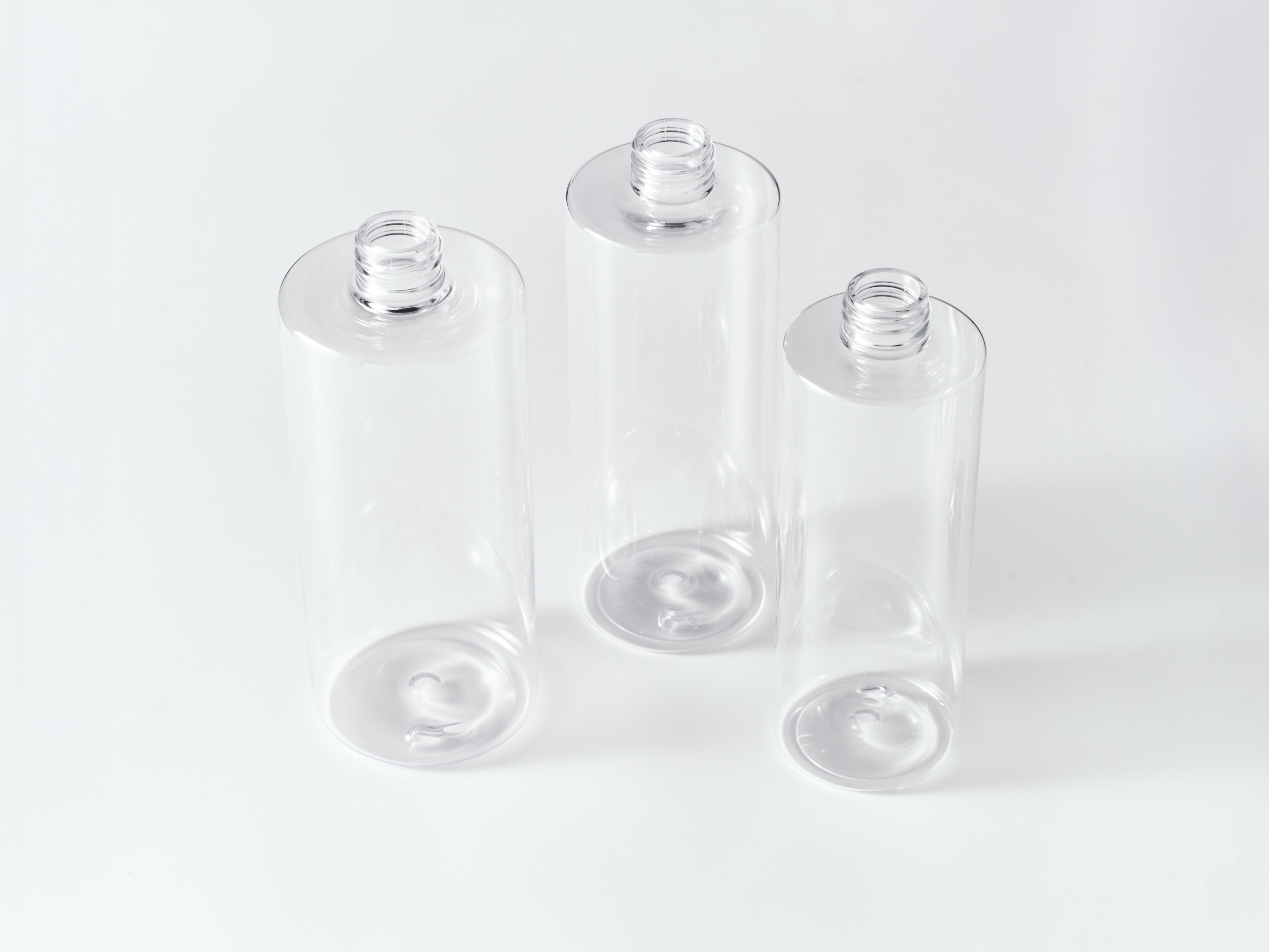 【化粧品容器】プラスチック使用量削減設計クリーム容器の3D断面図