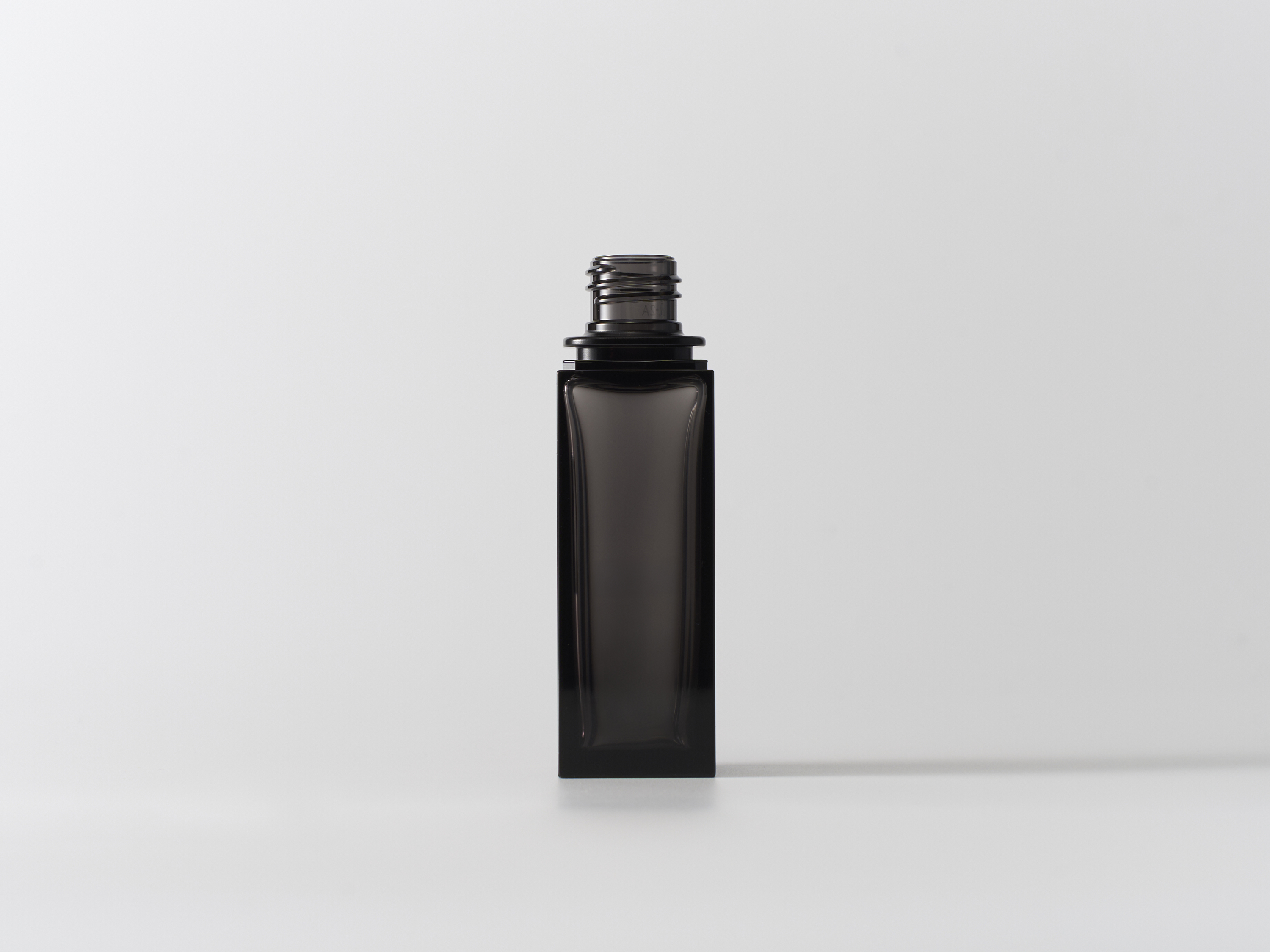 【化粧品容器】小ロット在庫対応の標準ブラック仕様ボトル SB06S-50C ブラック〈プラスチック〉