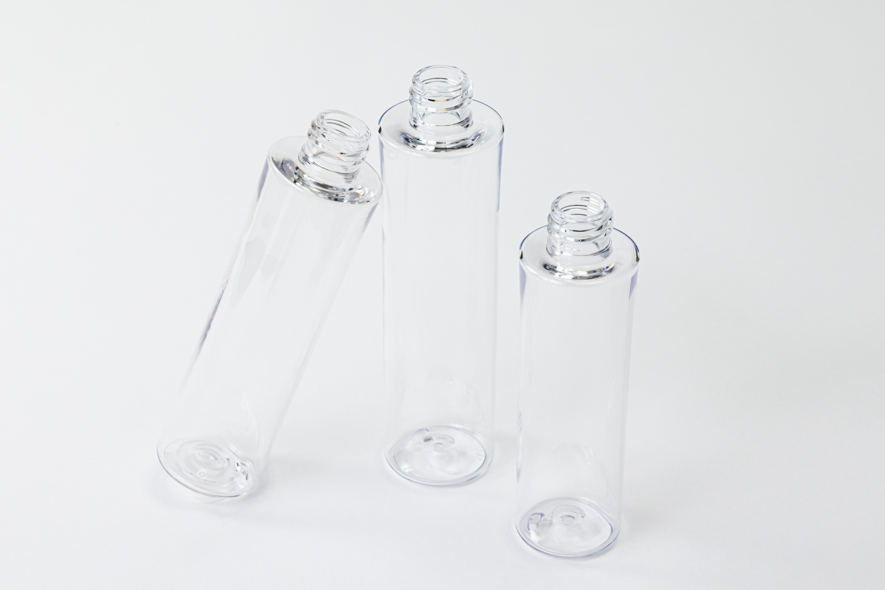 【化粧品容器】プラスチック使用量削減設計クリーム容器の3D断面図