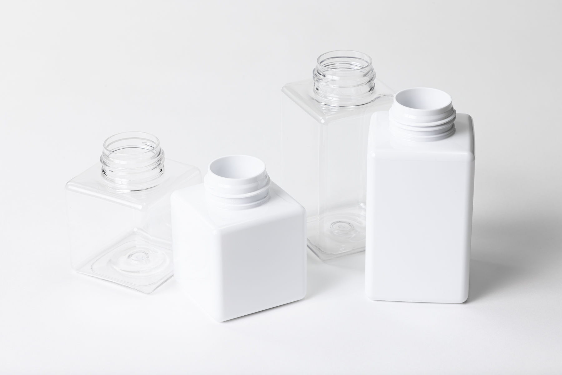 【化粧品容器】シンプルな角型のフォルム